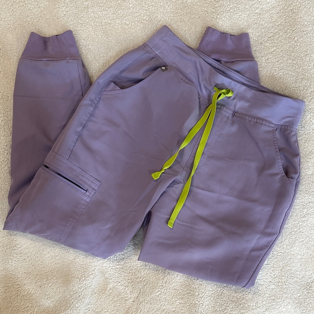 Figs Women’s Lavender Dew Joggers with Lime Accents